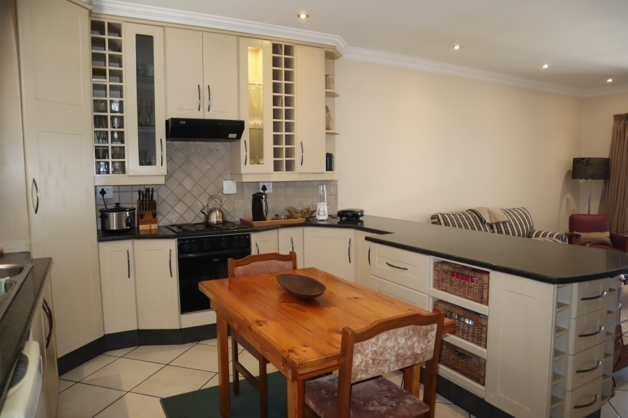 To Let 3 Bedroom Property for Rent in Wavecrest Eastern Cape